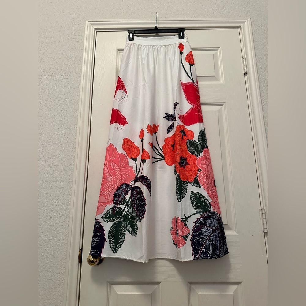 NWOT Vibrant Floral Print High-Waist Flowy Maxi Skirt Large - Picture 5 of 10